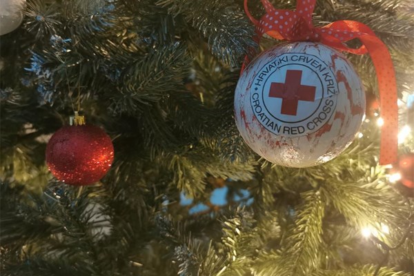 Sretan Božić i puno zdravlja u Novoj godini želi vam vaš Hrvatski Crveni križ!